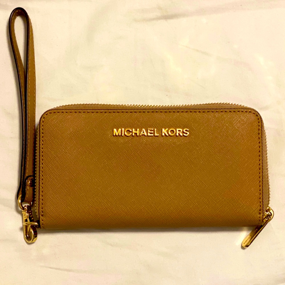 Michael Kors wristlet